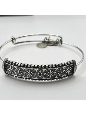 Alex and Ani Expandable Adjustable Wire Embossed Bar Bracelet Charms Silver Tone